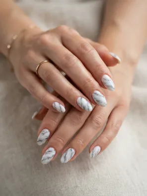 Marble effect nails