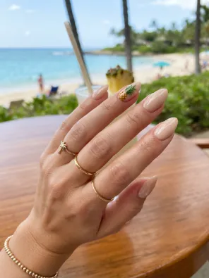 Pineapple accent nails