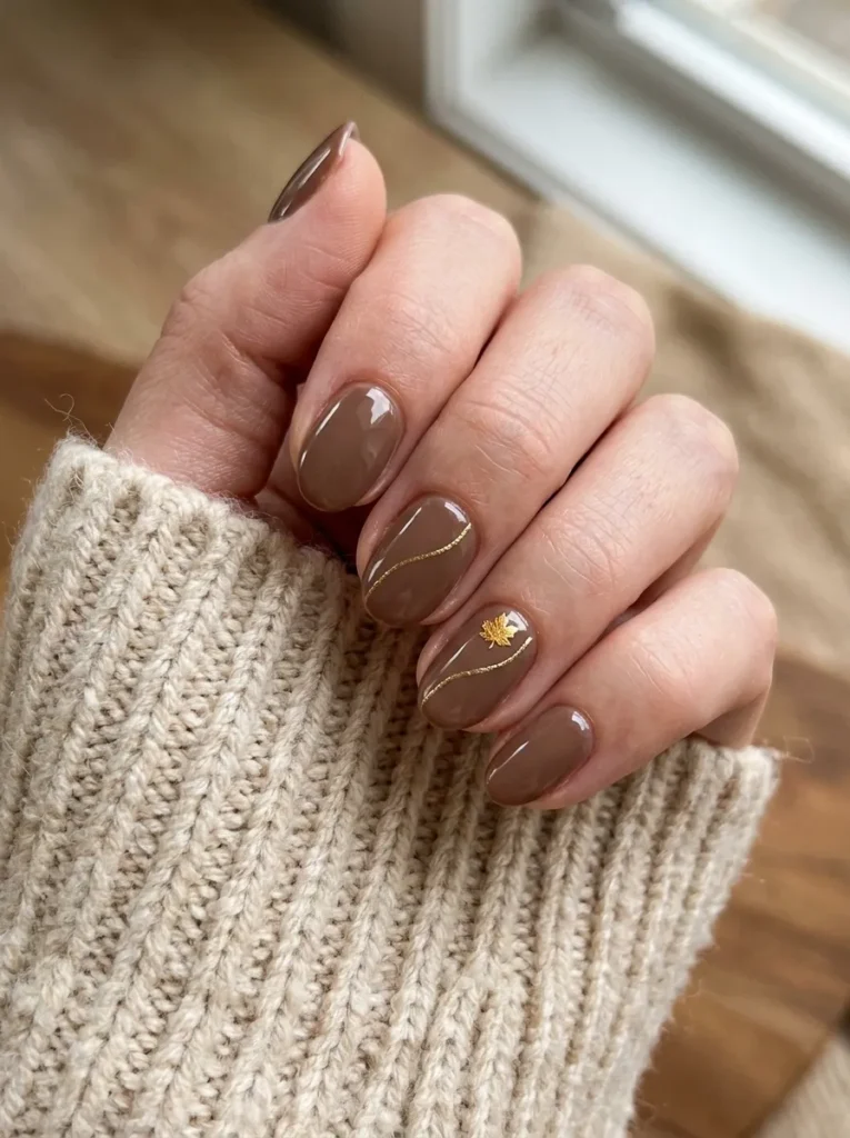 Short almond brown with gold line art